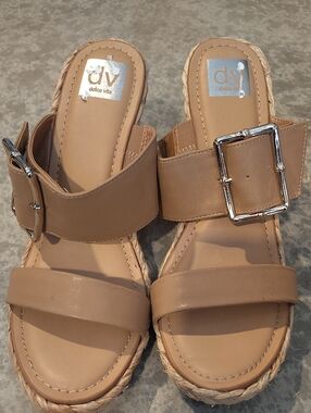 BRAND NEW Dolce Vita Beige Buckle Espadrille Slide Sandals